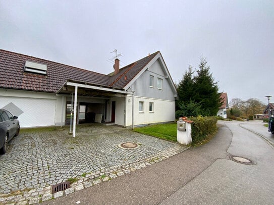 Nettes Einfamilienhaus mit 5 Zimmern, Terrasse und Garten in Kirchheim (Schwaben)