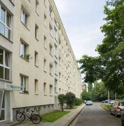 Große 2-Zimmerwohnung mit Einbauküche und Abstellraum