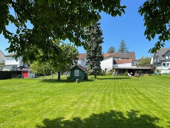 In der Natur zu Hause sein! Traumhaft schönes Grundstück mit zwei Wohnhäusern.