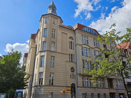 Erstbezug nach Sanierung - helle Büroräume im repräsentativen Altbau