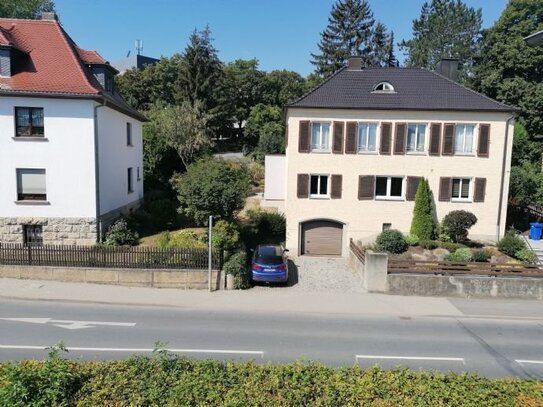 helle 2 Raum Single DG Wohnung mit Balkon