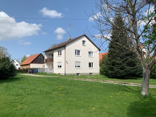 KNIPFER IMMOBILIEN - Zweifamilienhaus mit zusätzlichem Dachstudio in Reutern zum Kauf!