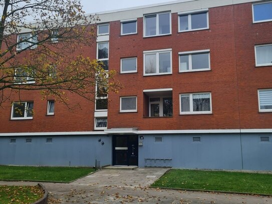 Leere, renovierungsbedürftige 2 Zi.-ETW + 1 Stellplatz in Emden Barenburg