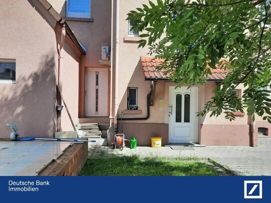 Studentenwohnung / Singlewohnung im EG mit kleiner Terrasse