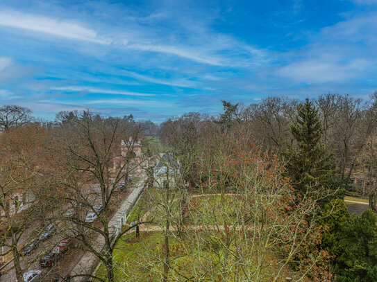 Modernisierte Dachgeschosswohnung mit atemberaubendem Blick in den Bürgerpark