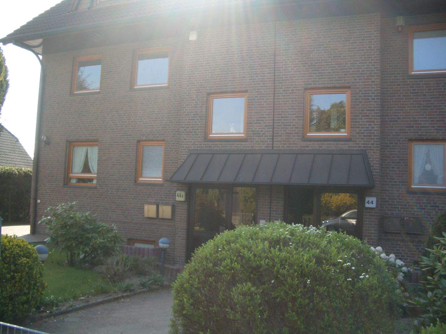 5 Zimmer Eigentumswohnung , Garage, Terrasse und Balkon und Garten!