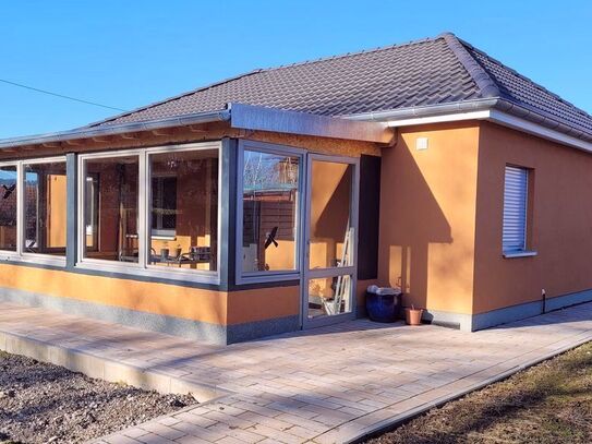 Barrierefreier Bungalow mit Wintergarten sucht 2 neue Bewohner