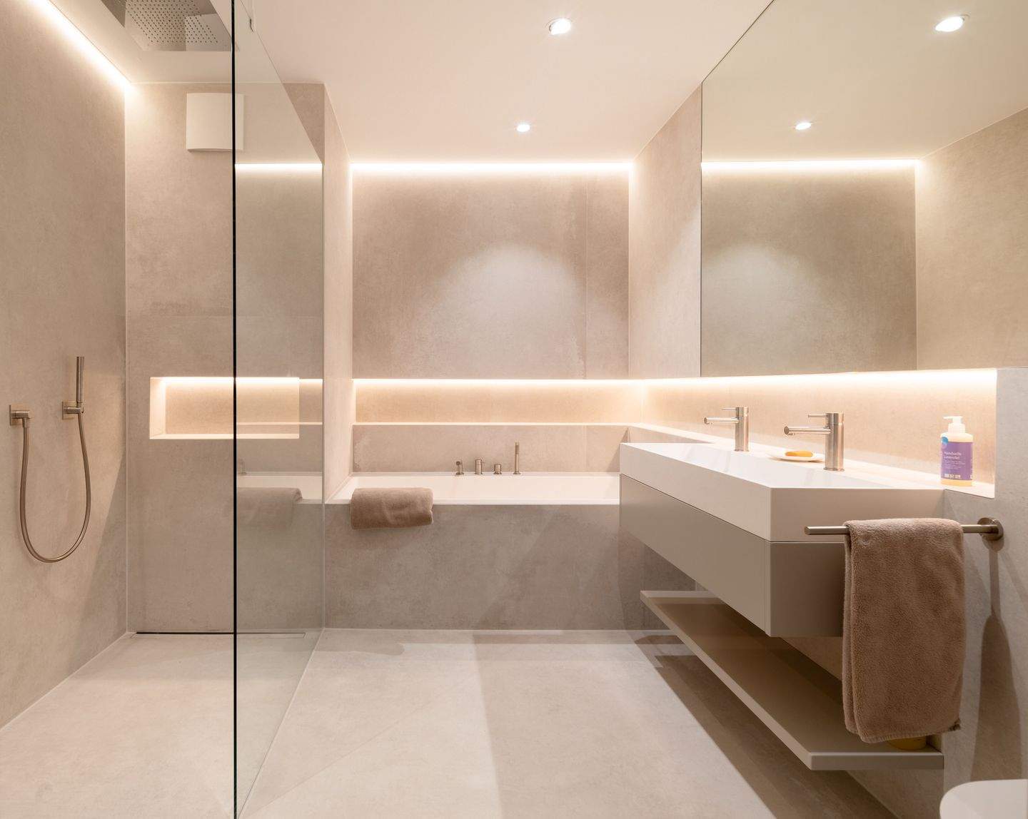 Unmittelbare Alsternähe | Courtagefrei und Stellplatz inklusive | 3 Zimmer Luxus - Neubauwohnung