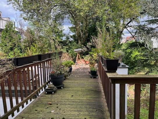 Wohnen mit Terrasse und Balkon im Herzen von Eller!