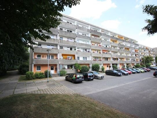 3 Raum Wohnung am Kidrontal gelegen, mit Balkon!