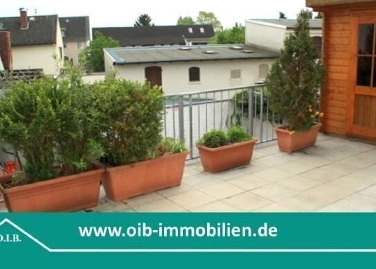 25 m² Dachterrasse, Nähe Mercedes Rheinmetall, große 2 Zi.-3 Zi., Parkett, EBK, Vollbad mit Fenster, Markise