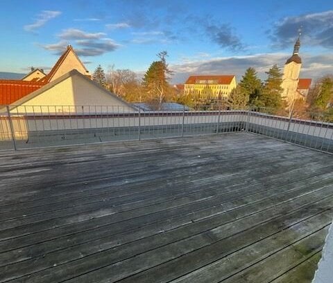 geräumige 2-Raum-Wohnung mit Dachterrasse in Zwenkau