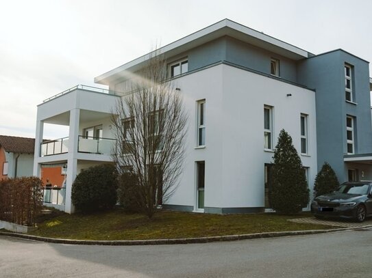 Exklusives Wohnen für Singles | Penthouse mit ca. 77 m², riesiger Terrasse, Lift & TG-Stellplatz