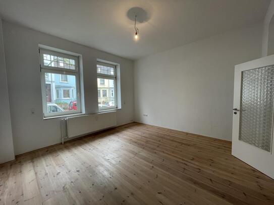 Geräumige 2-Zimmer-Altbau-Wohnung mitten in der Neustadt