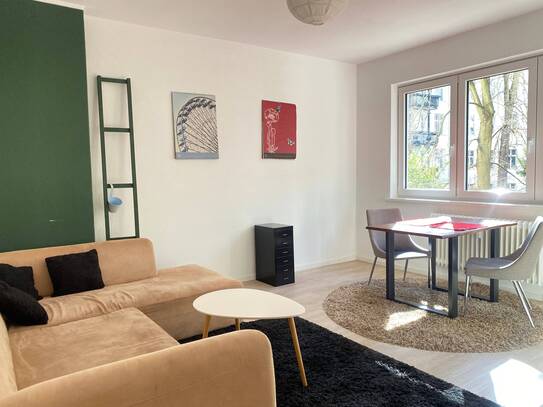 sonnige , ruhige 1 1/2 - Zimmer Whg mit Balkon - grüne Oase in Mitten der City!