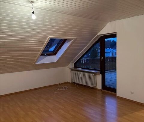 3,5 Zimmer DG-Wohnung mit grosser Terrasse und schönem Ausblick