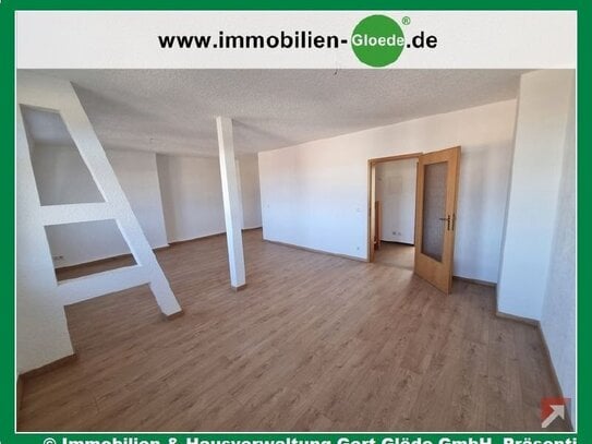 Ab sofort frei - teilsanierte 2-Raum-Wohnung mit Dachspitz im 3.OG - Magdeburger Allee 68