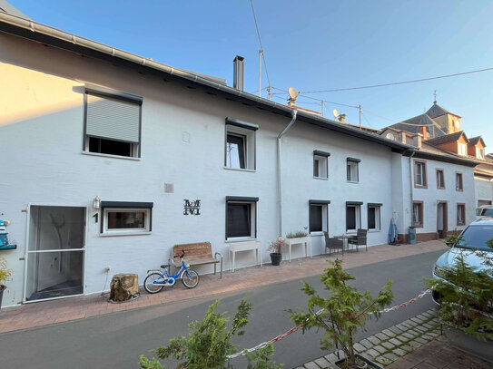 Großzügiges Wohnhaus im historischen Ortskern von Dudeldorf