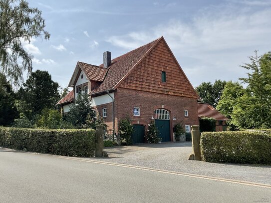 Modernisiertes Wohnhaus mit großem parkähnlichem Garten in Nienstädt