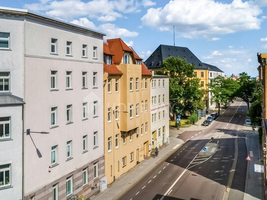 Ideal für Kapitalanleger: 2 MFHs mit 40 gepflegten Wohnungen in top Lage der Innenstadt