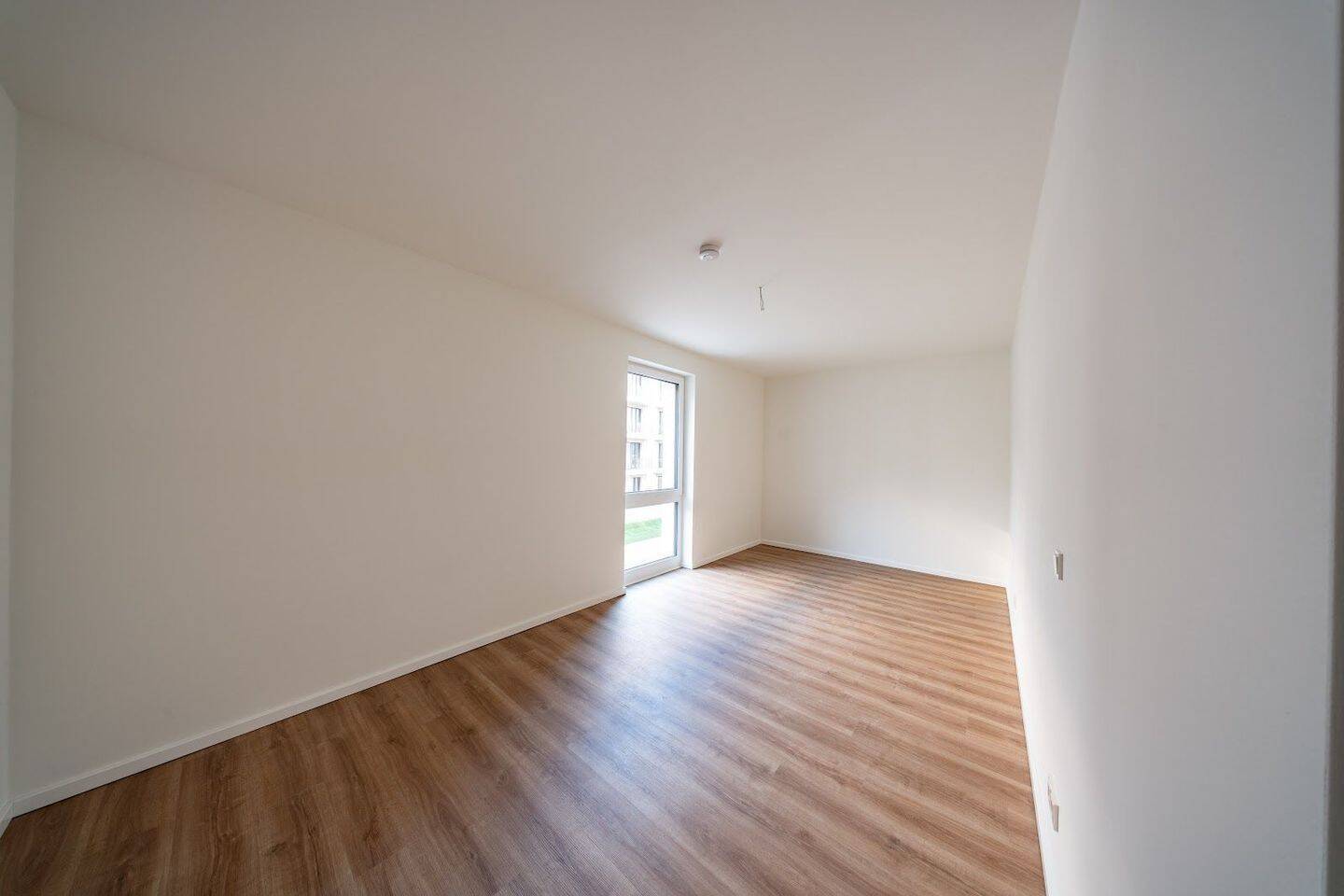 Große 5-Zimmerwohnung mit Terrasse im Erstbezug / nur mit WBS bis 220% - Foto 1