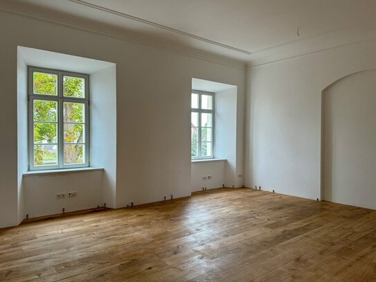 / ERSTBEZUG / FAMILIENWOHNUNG IM 1.OG / inkl. KAMIN + EBK + 2 SP /