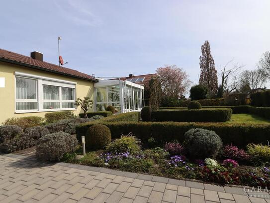 **Schicker moderner Bungalow - 2005/2006 umfassend modernisiert mit Anbau Wintergarten - Bestlage**