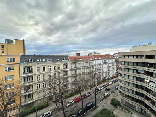 Charlottenburg - Möbliertes 1 Zi-Loft - Nahe Steinplatz - Universität mit Westbalkon - TG Stellplatz