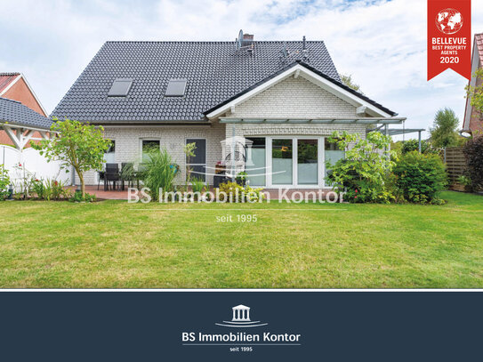 Einfamilienhaus mit gehobener Ausstattung, Garage, Carport, Terrasse und Gartenanlage!