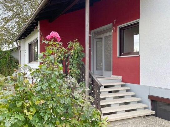 Sofort beziehbar: gepfl. Haus im Bungalow-Stil mit Einlieger-Whg und gr. Garten