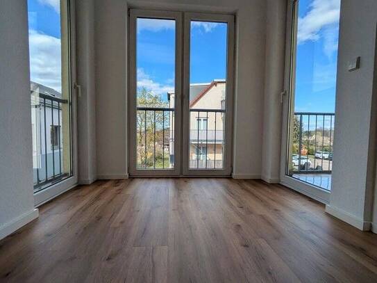 Frisch modernisierte 1,5-Zimmer-Wohnung mit Balkon in Berlin-Altglienicke