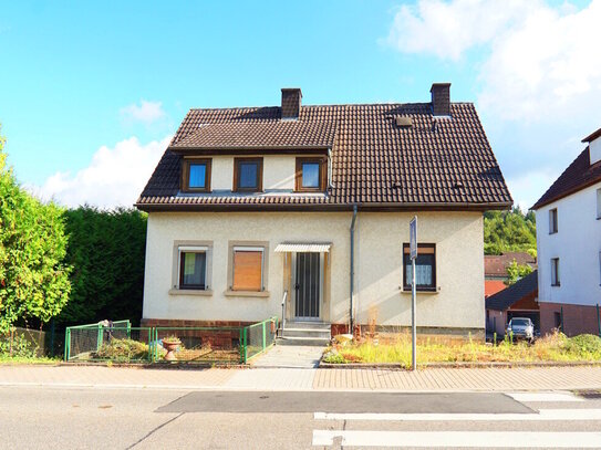 Bringen Sie das Häuschen wieder zum Glänzen! Sanierungsbedürftiges Haus in Waldwimmersbach