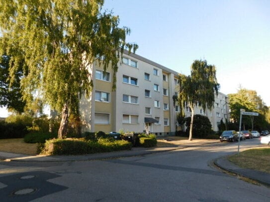 Sehr schöne und und bezugsfertige 3-Zimmerwohnung mit Balkon in grüner Umgebung...