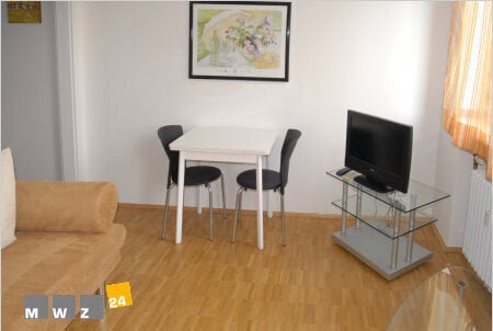 Komplett Möbliert/Furnished Accommodation in: Friedrichstadt. zeitgemäß möblierte Wohnung,