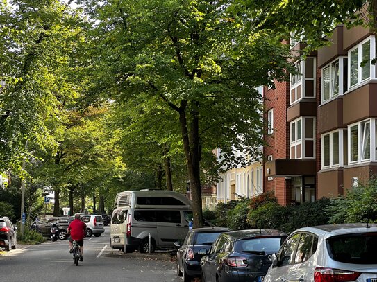 1,5 Zimmer mit Balkon, Fahrstuhl und Tiefgarage.