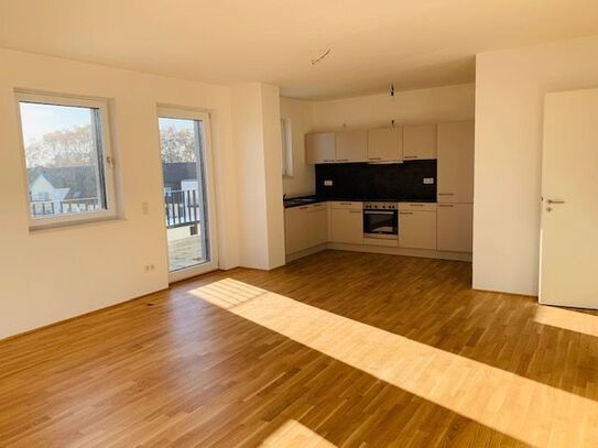 Moderne Wohnung mit Dachterrasse und Einbauküche sucht Sie