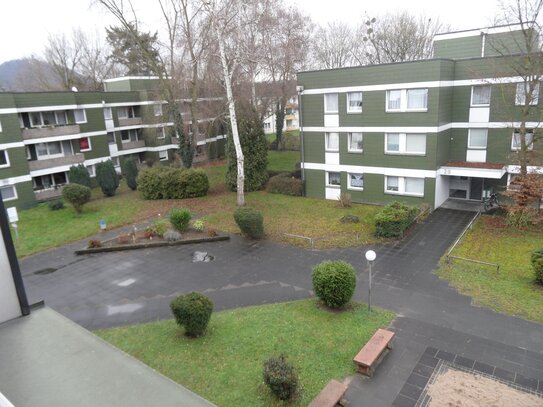 Bonn umfassend renovierte 3 Zimmer Wohnung mit Balkon zentrale Wohnlage im 2.Obergeschoss mit Personenaufzug