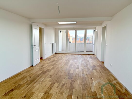 ** Neu sanierte, helle 2-Zimmer-Whg. mit Dachloggia und Parkett in bevorzugter Wohnlage **