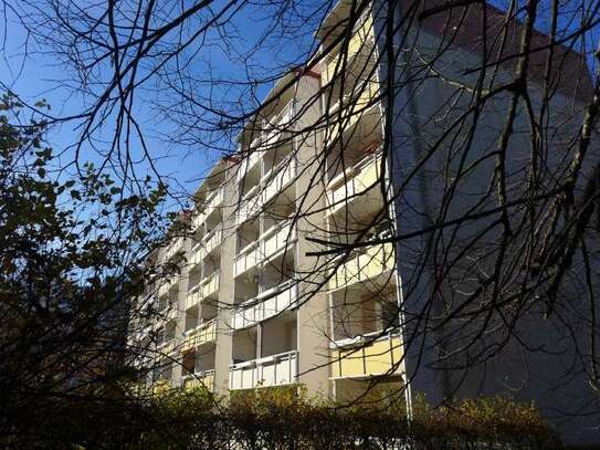 3 Zimmer - Balkon mit Ausblick