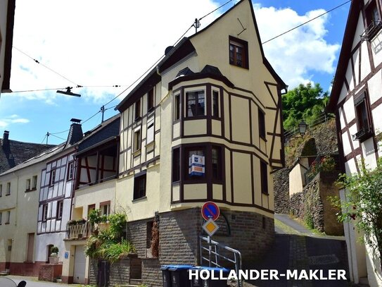 Schönes Fachwerkhaus mit kleiner Terrasse im Herzen von Briedel