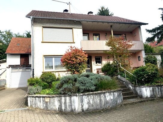 Mehrgenerationenhaus mit Charme - Freistehendes Einfamilienhaus voller Möglichkeiten