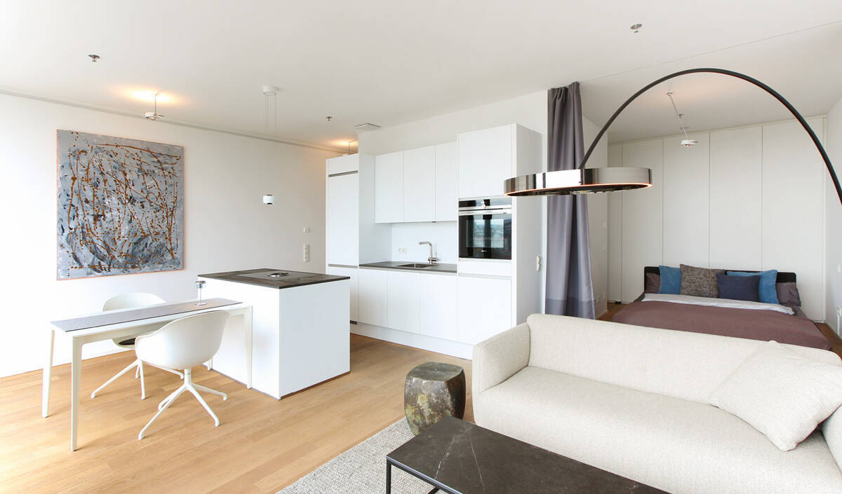 Wohnen im FRIENDS Tower mit Alpenblick: Das perfekte City-Apartment in Neuhausen / Nymphenburg
