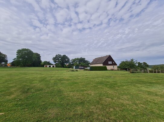 Grundstück mit Baupotential und altem Bauernhaus