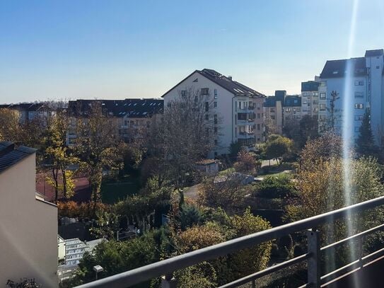 Diezenhalde: Sonnige 2-Zimmer-Wohnung mit Aufzug - sofort frei!