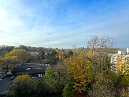 Wohnen mit Aussicht - Renovierungsbedürftige 2-Zimmer-Wohnung in Freiburg Landwasser!