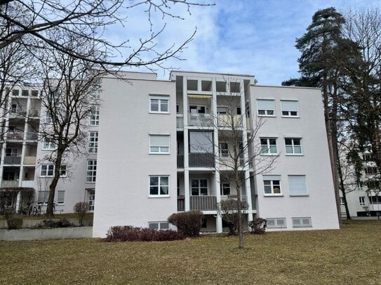 Brück Immobilien - Freie 2 Zi.-Eigentumswohnung mit Süd-Loggia