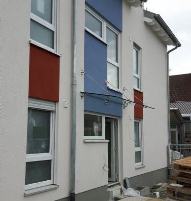 Neuw. 3 Zi. Dachgeschoss-Wohnung in Oedheim!