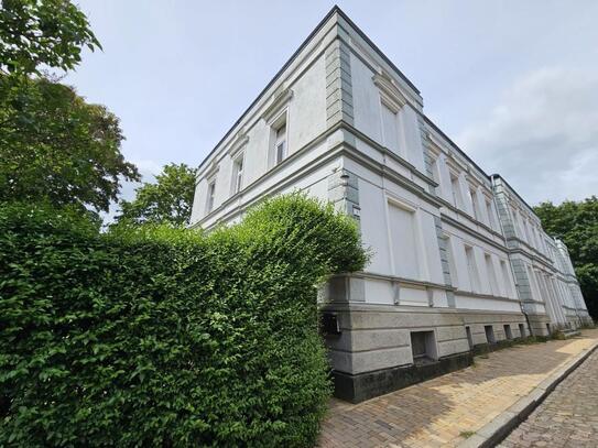 Mehrfamilienhaus mit Wasserblick und Wasserzugang in Kiel