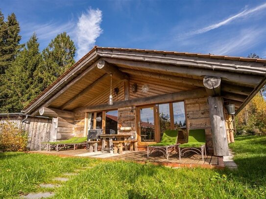 Uriges Wellness-Holzblockhaus in St. Englmar: Attraktive Rendite durch Vermietung und eigene Urlaubsaufenthalte