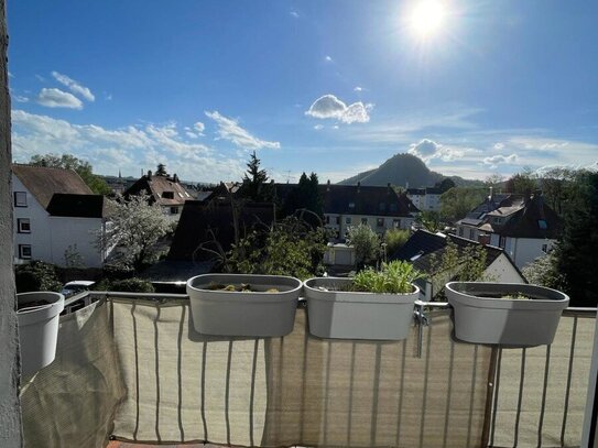 Gemütliche Wohnung mit Stellplatz und Balkon.